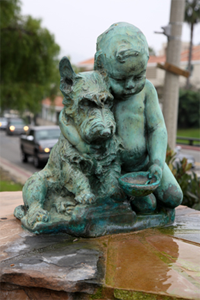 Statue-Love-for-Animals-by-Ruth-Peabody-in-Jarhus-Park-cropped